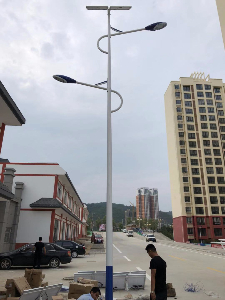 延安富縣雙臂太陽(yáng)能路燈